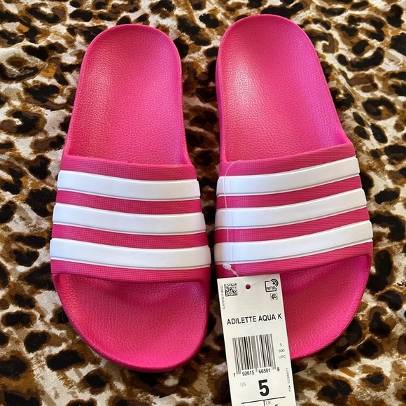 Brand New Adidas Adilette Aqua Pink 3 Stripe Large Strap Pink Slides Sandals - Picture 2 of 13